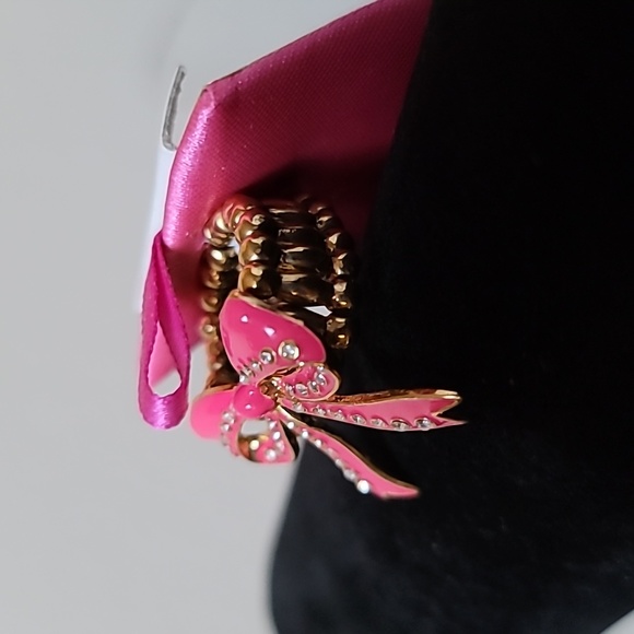 New Vintage! BETSEY JOHNSON Dollhouse Collection Pink Bow Stretch Ring. 8 - Picture 7 of 12